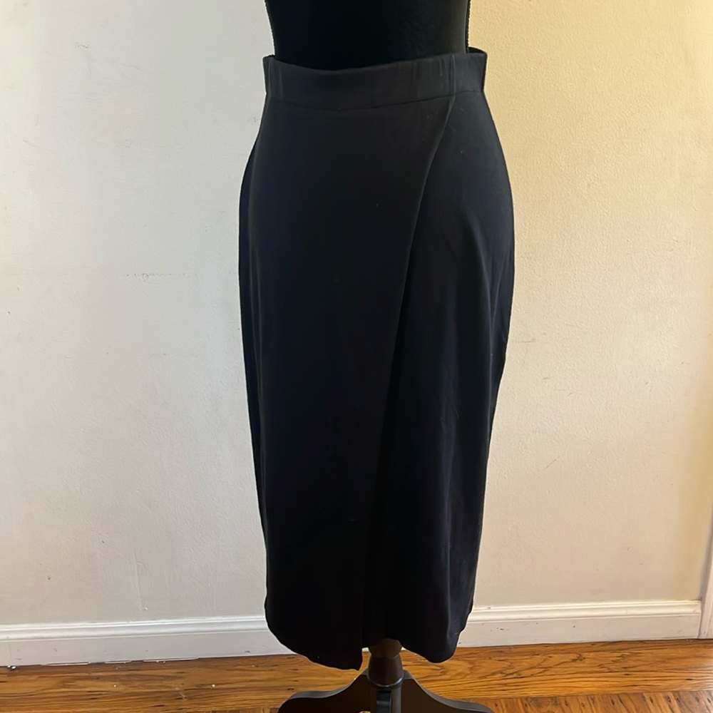 Vince. Black Midi Skirt